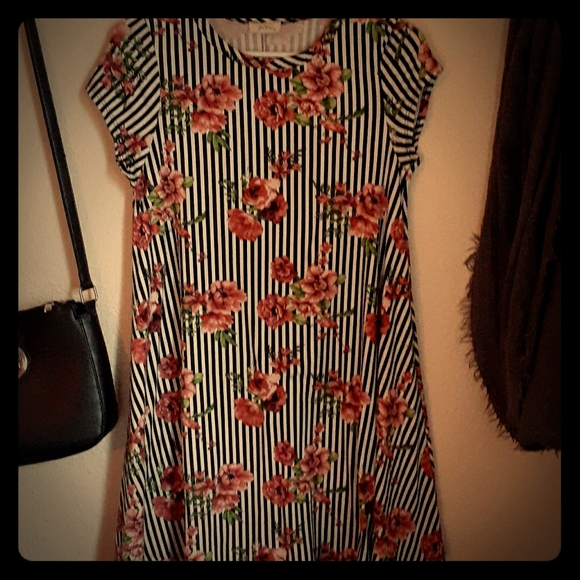 Dress - Picture 1 of 2